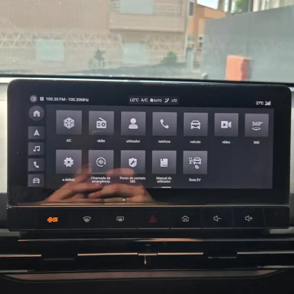 MG MG4 64 kWh Luxury 16