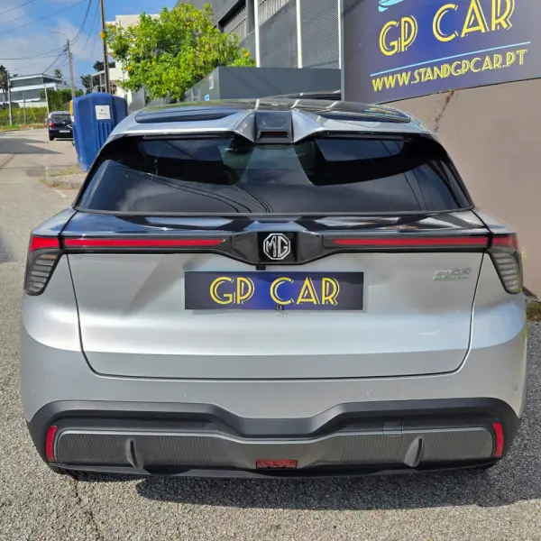 MG MG4 64 kWh Luxury 4