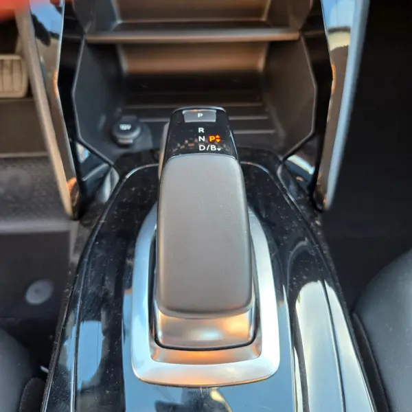 Peugeot e-208 50 kWh Allure ( COMERCIAL ) 16