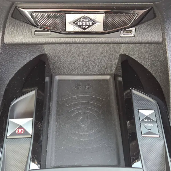 DS DS3 Crossback E-TENSE PERFORMANCE LINE 22