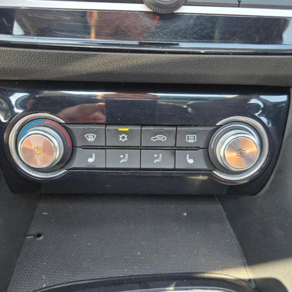 MG ZS 44.5 kWh Luxury 22