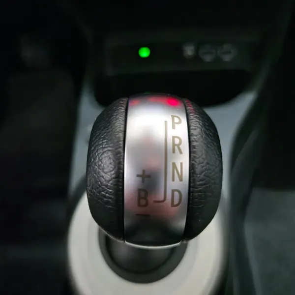 Renault Twingo Z.E. 22 Zen 23