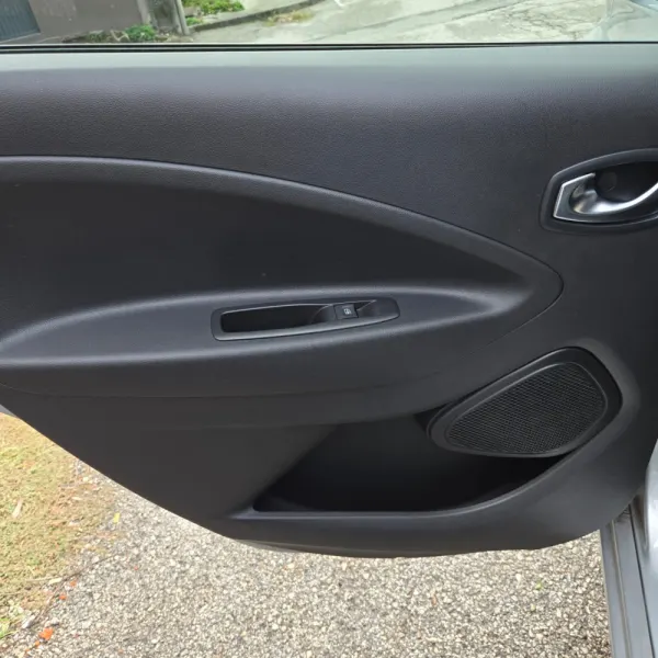 Renault Zoe 50KW R135 Intens 27