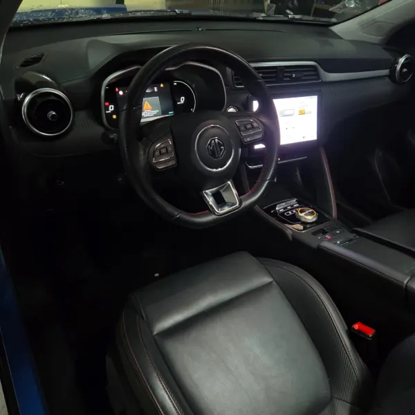 MG ZS Standard Luxury 72KW 6