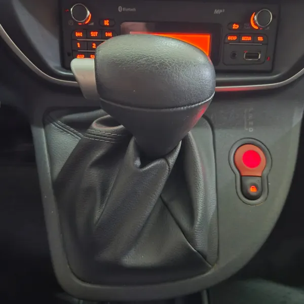 Renault Kangoo Z.E. 33 12