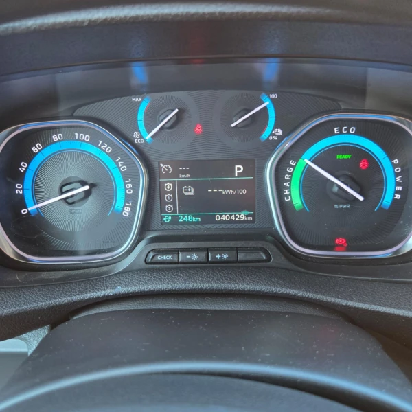 Peugeot e-Expert 75 kWh Semi-Vidrado Premium Standard 10