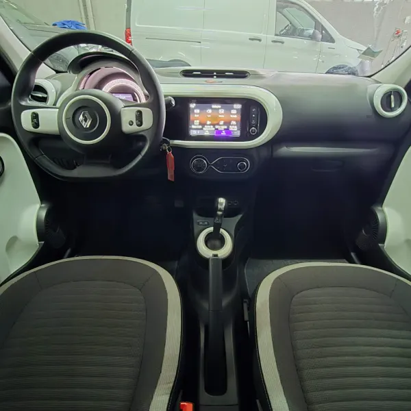 Renault Twingo Z.E. 22 Zen 10