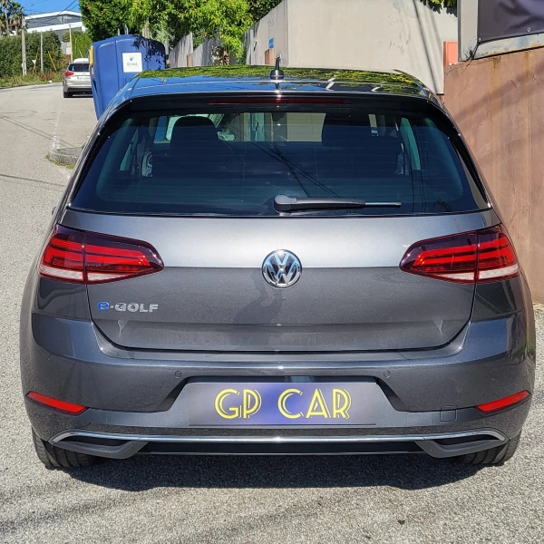 Volkswagen Golf AC/DC 3