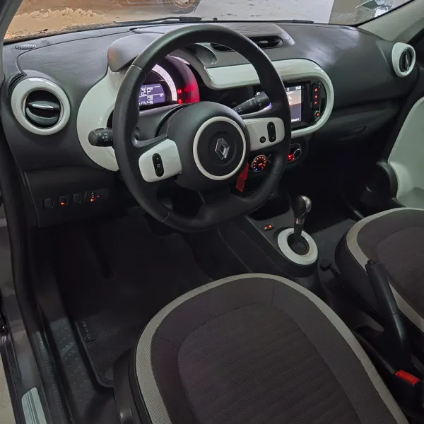 Renault Twingo Z.E. 22 Zen 8