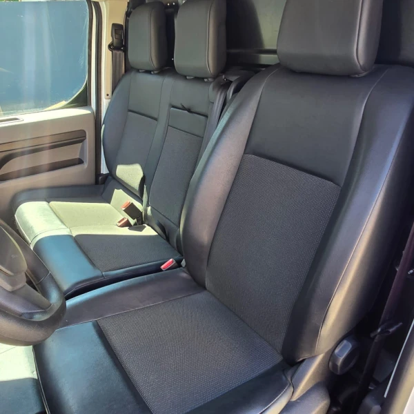 Peugeot e-Expert 75 kWh Semi-Vidrado Premium Standard 8