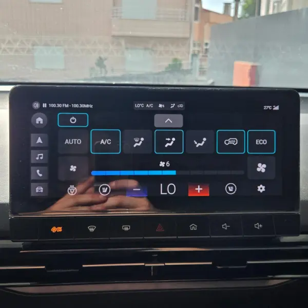 MG MG4 64 kWh Luxury 17
