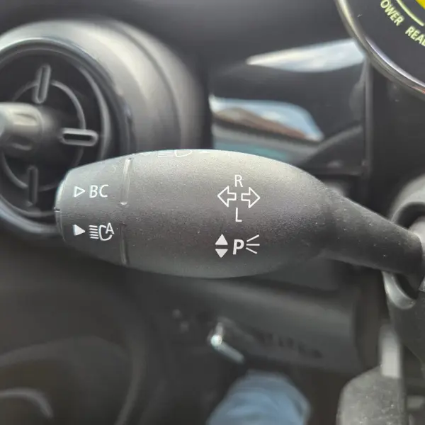 MINI 3 Portas Cooper SE Premium P. Resolute Edition 29