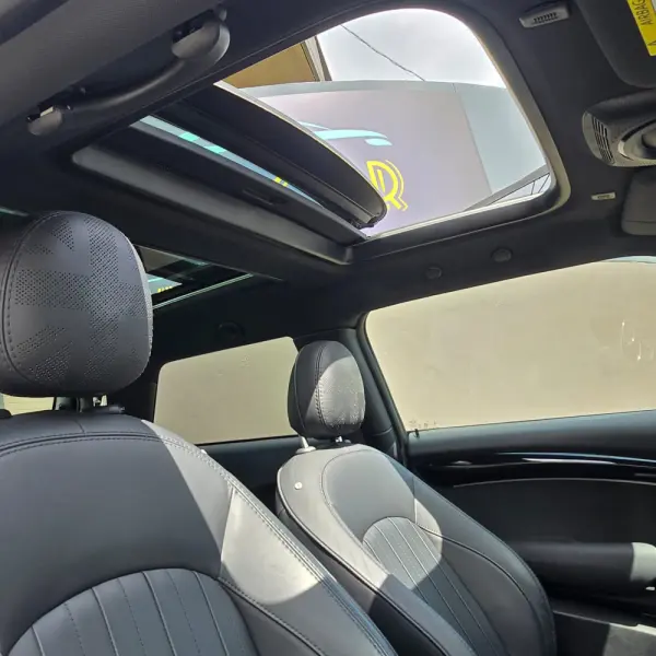 MINI 3 Portas Cooper SE Premium P. Resolute Edition 32