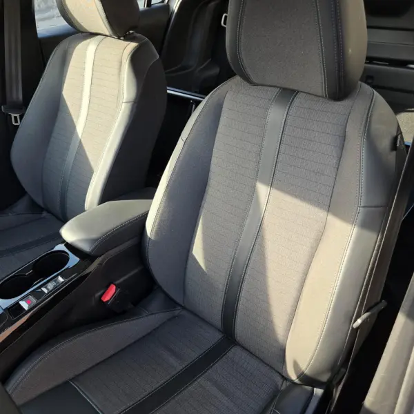 Peugeot e-208 50 kWh Allure ( COMERCIAL ) 8