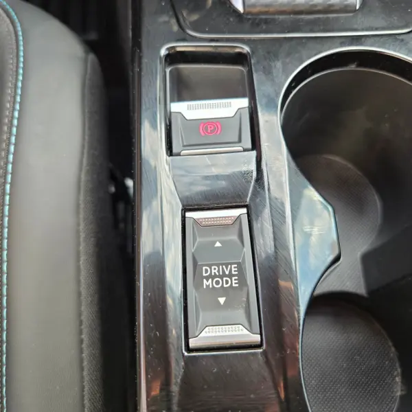 Peugeot e-2008 50 kWh Allure Pack 25