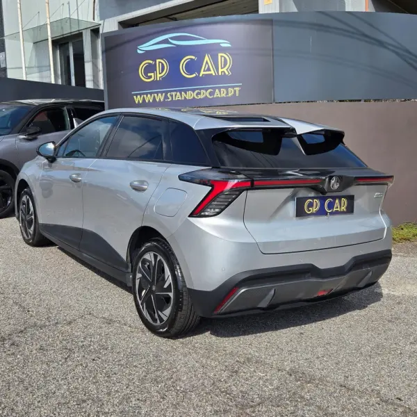 MG MG4 64 kWh Luxury 3