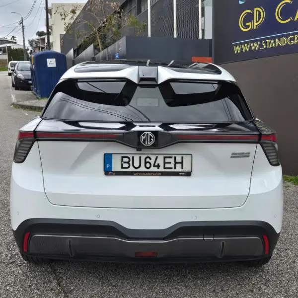 MG MG4 64 KW Luxury 4