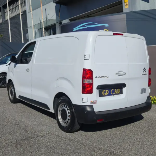 Citroen e-Jumpy Longa (50-kWh) 3