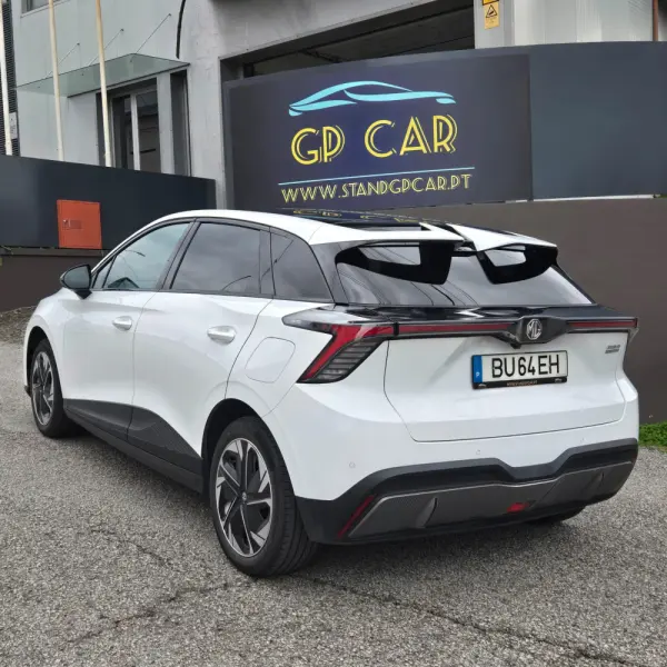 MG MG4 64 KW Luxury 3