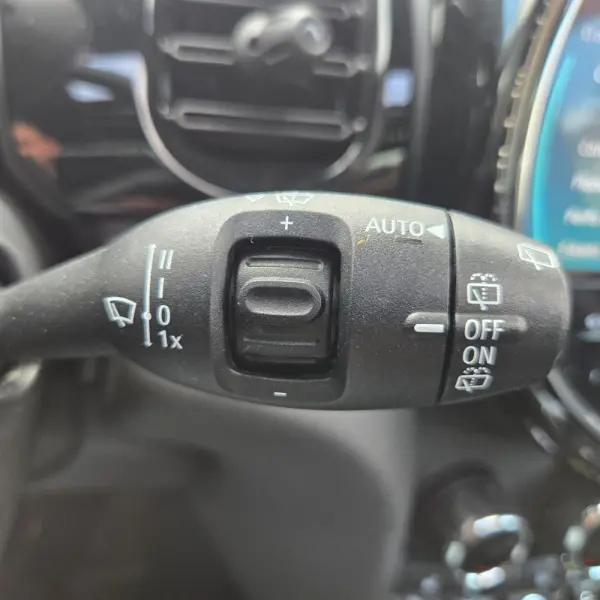 MINI 3 Portas Cooper SE Premium P. Resolute Edition 30