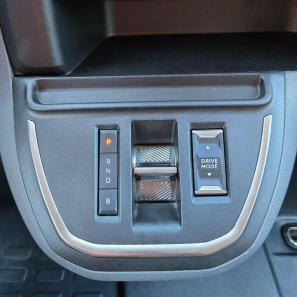 Peugeot e-Expert 75 kWh Semi-Vidrado Premium Standard 18