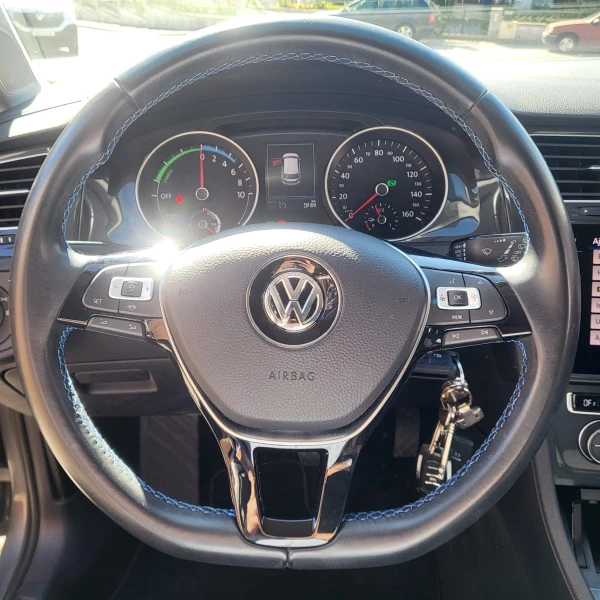 Volkswagen Golf AC/DC 7