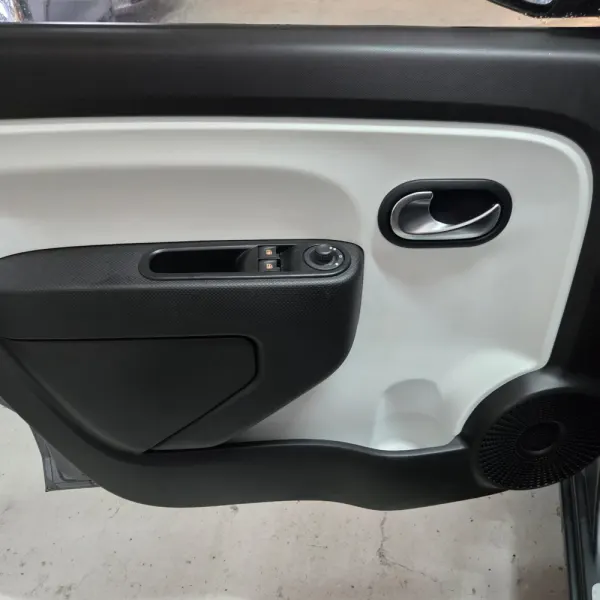 Renault Twingo Z.E. 22 Zen 7