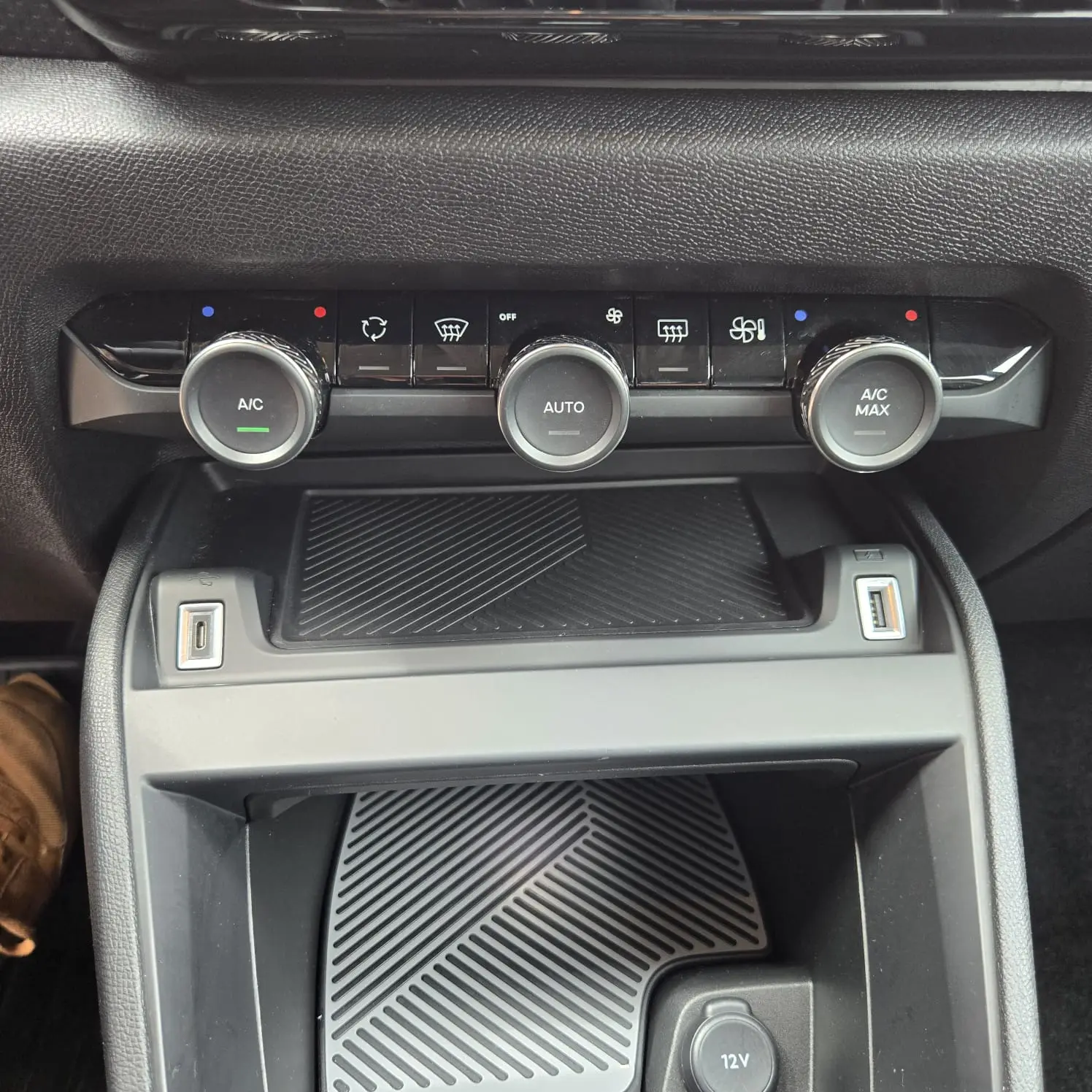 Citroen e-C4 136 PLUS 17