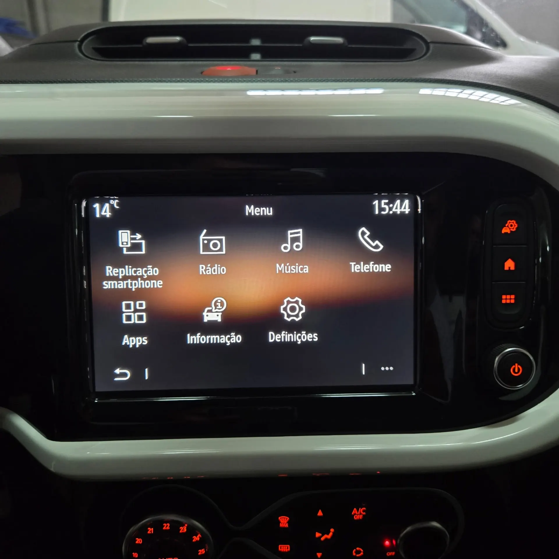 Renault Twingo Z.E. 22 Zen 19