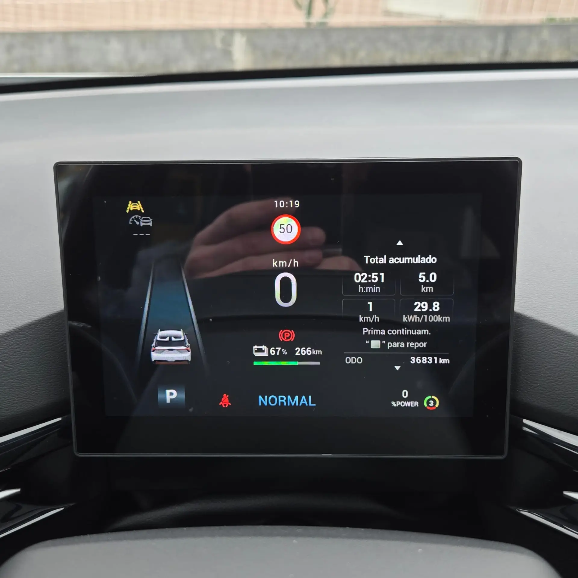 MG MG4 64 KW Luxury 13