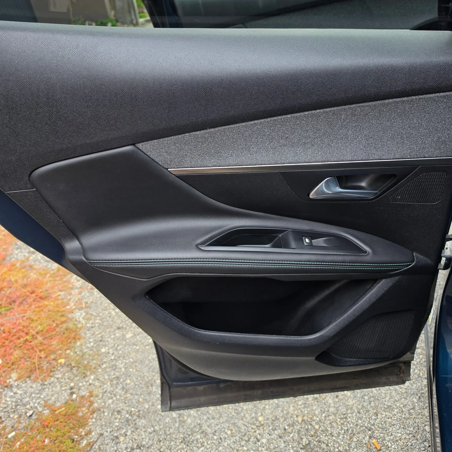 Peugeot 3008 1.6 Hybrid Allure Pack e-EAT8 24