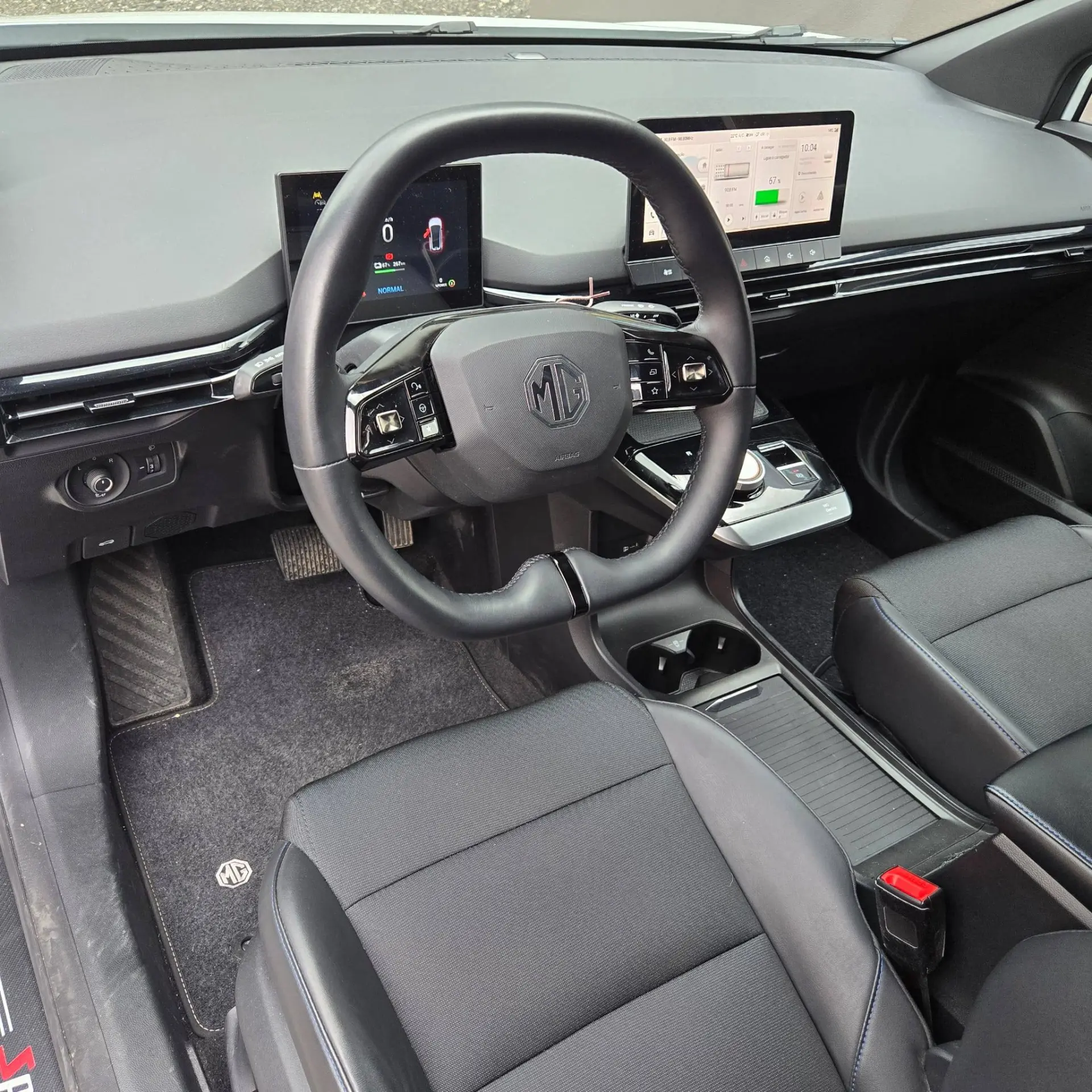 MG MG4 64 kWh Luxury 10