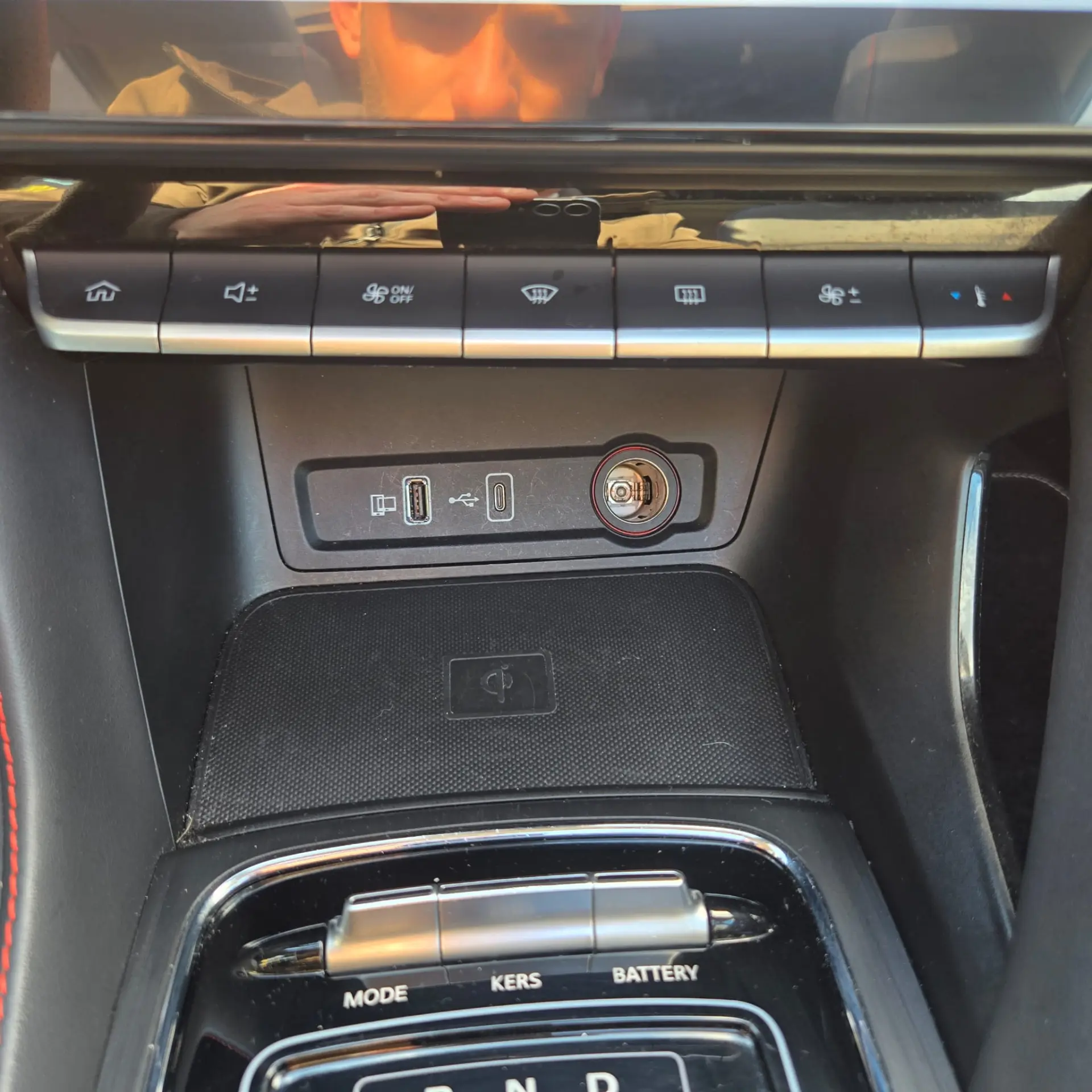 MG ZS Standard Luxury 72KW 38