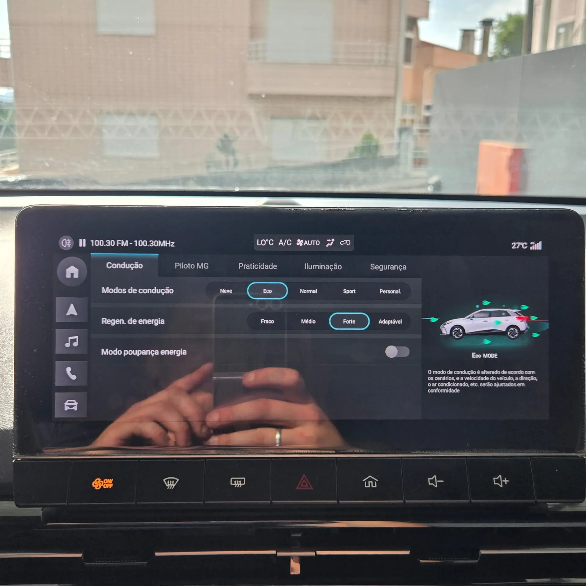 MG MG4 64 kWh Luxury 18