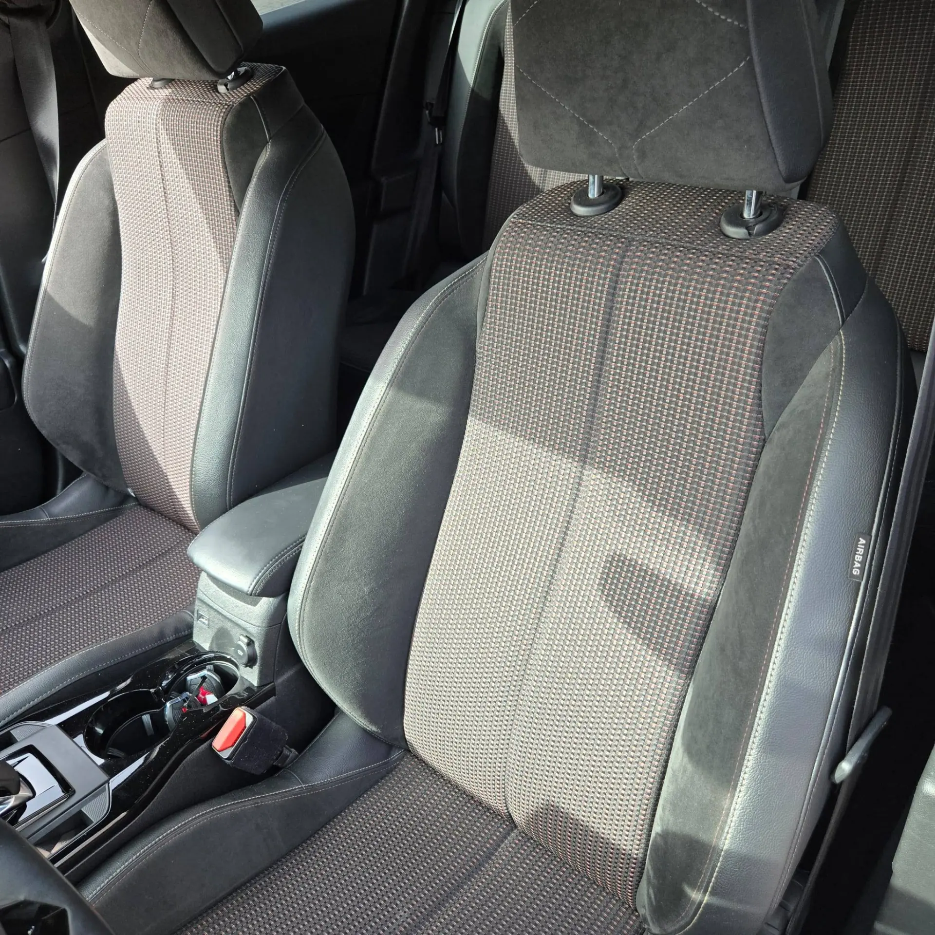 DS DS3 Crossback E-TENSE PERFORMANCE LINE 8