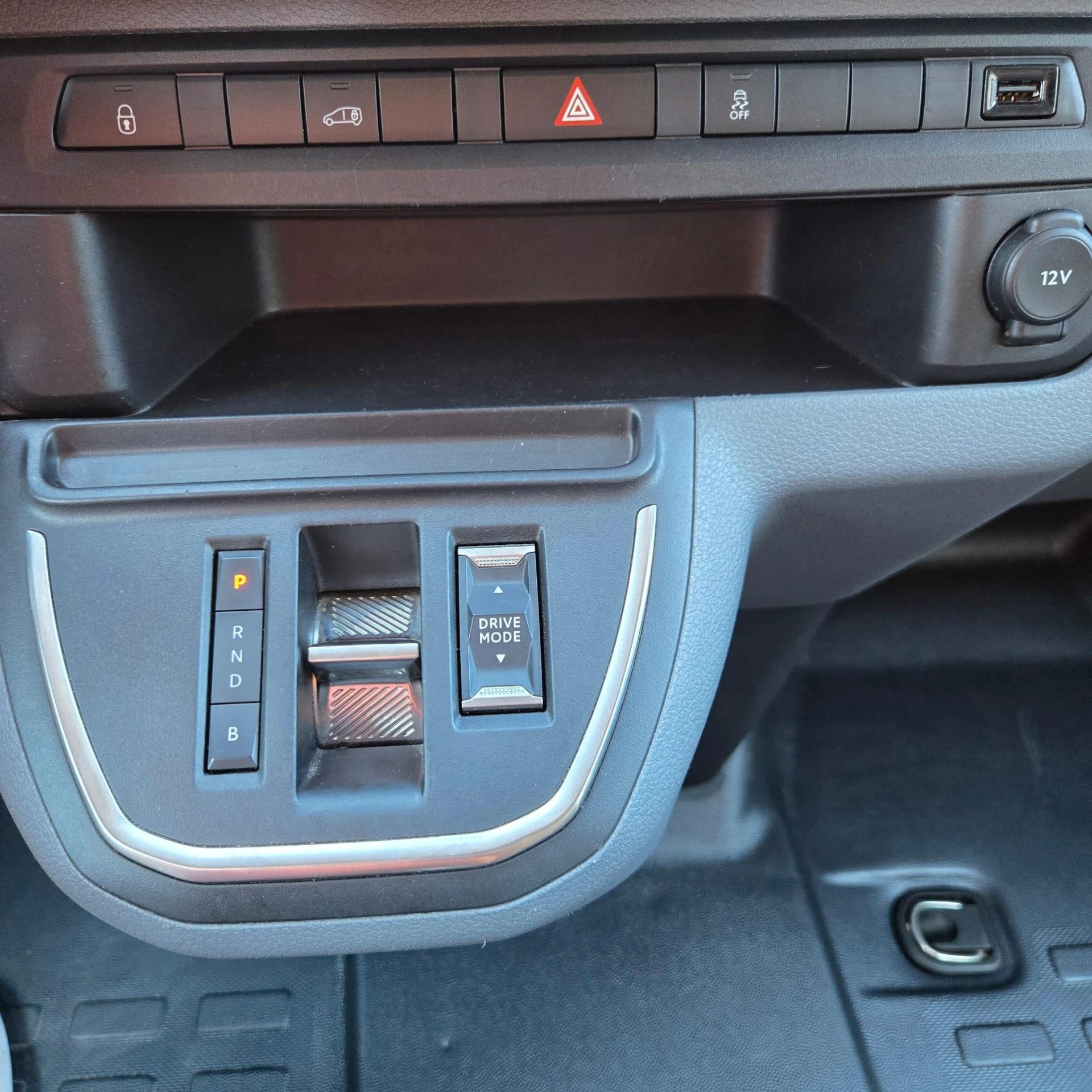 Peugeot e-Expert 75 kWh Semi-Vidrado Premium Standard 17