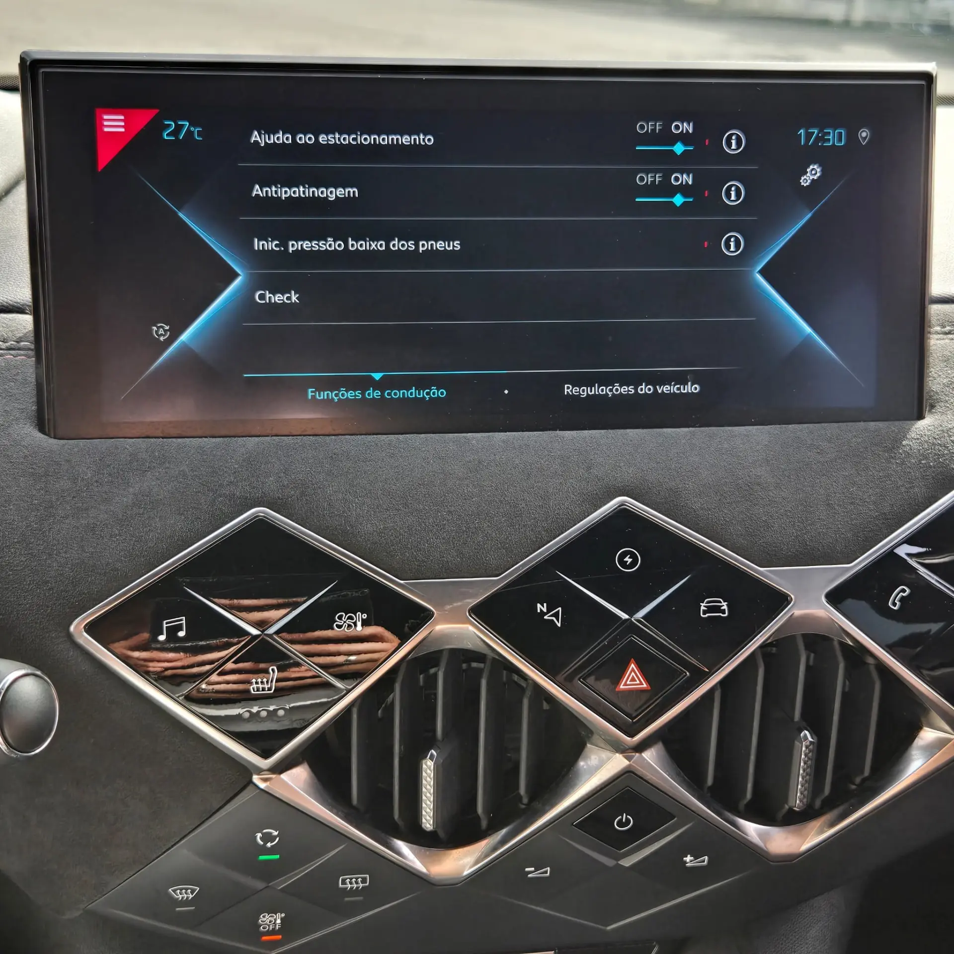 DS DS3 Crossback E-TENSE PERFORMANCE LINE 20