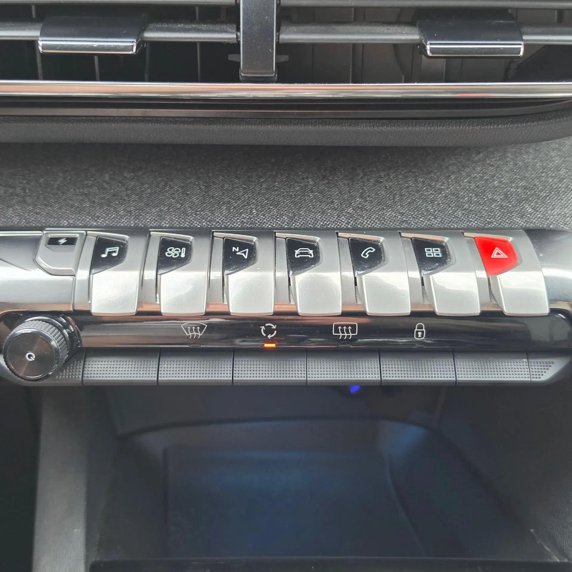 Peugeot 3008 1.6 Hybrid Allure Pack e-EAT8 21