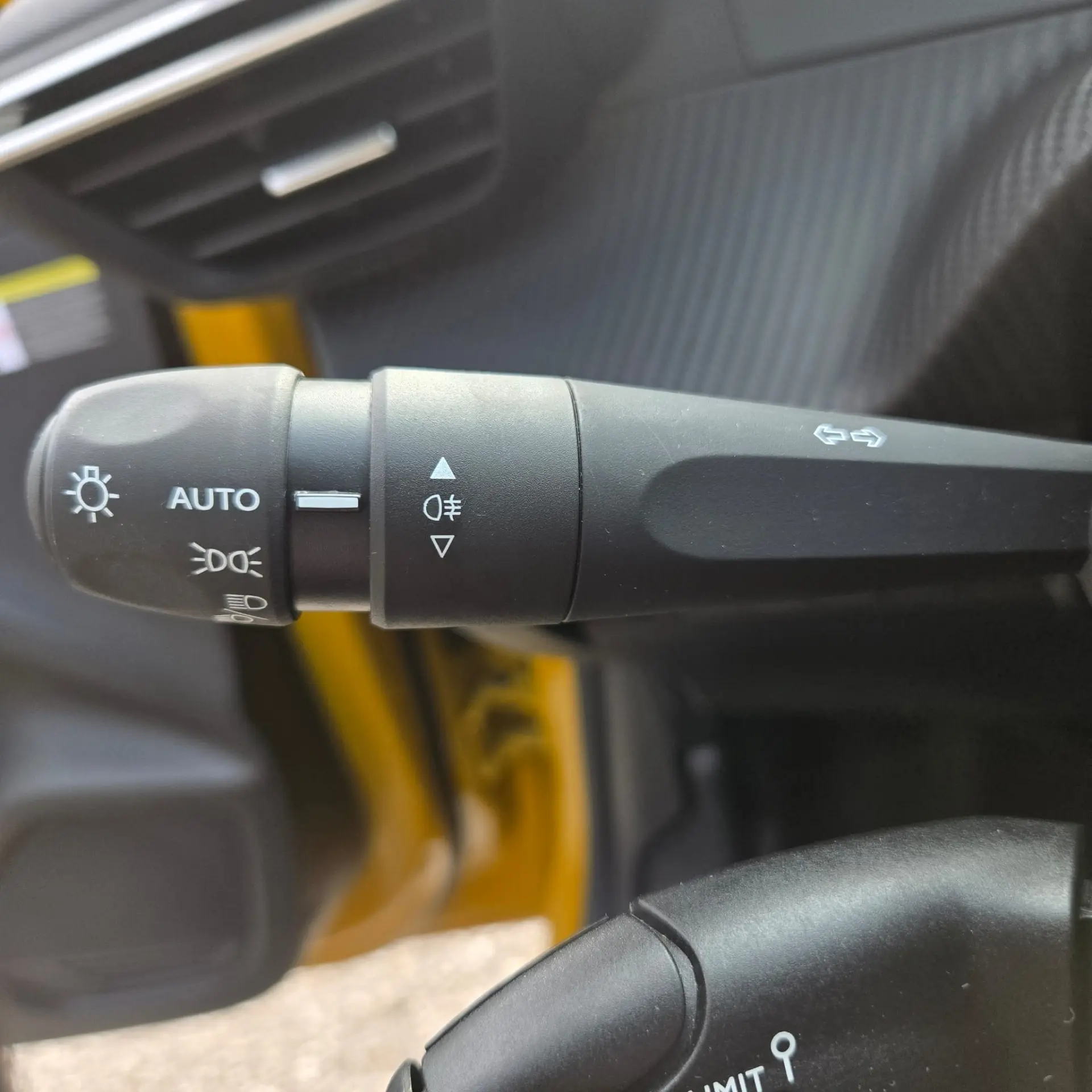 Peugeot e-208 50 kWh Active Pack 13