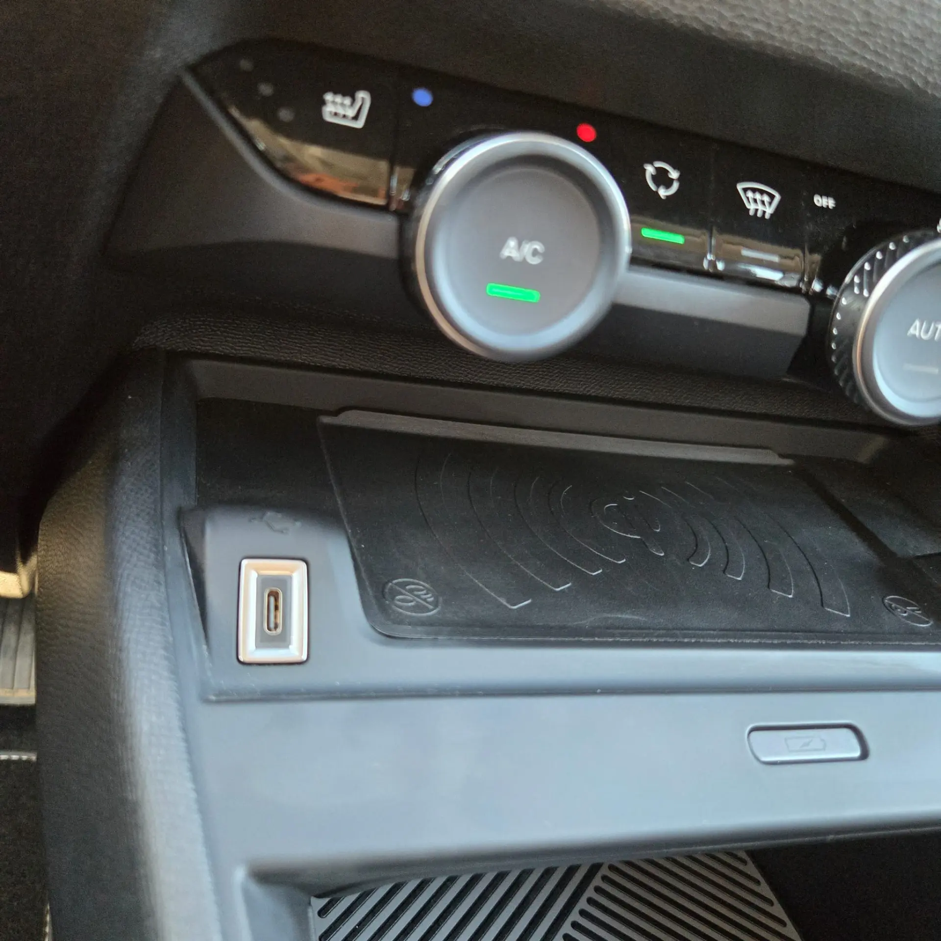 Citroen e-C4 50 kWh Shine 19