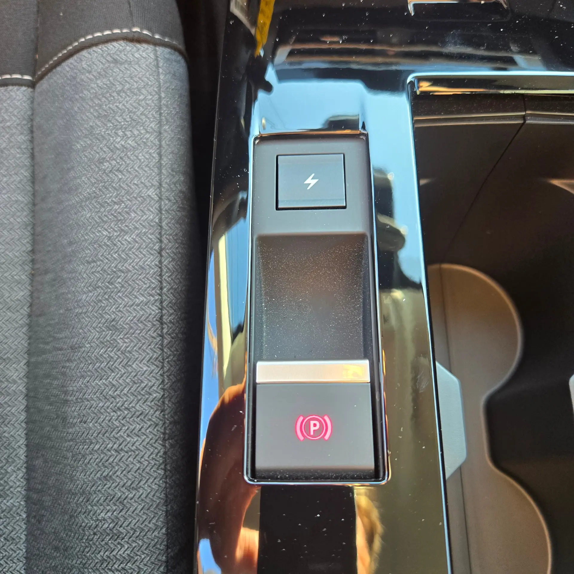 Citroen e-C4 50 kWh Live Pack 16