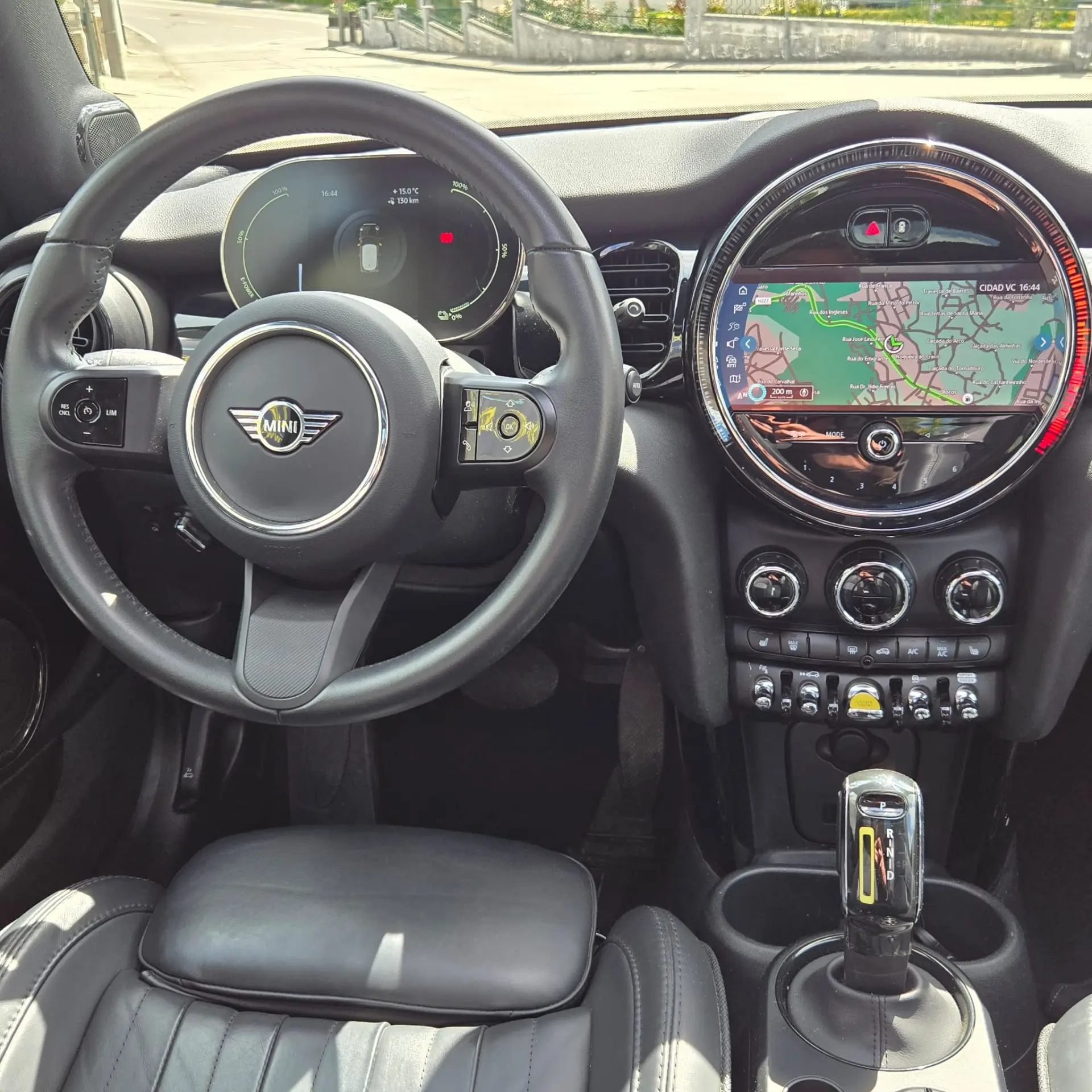 MINI 3 Portas Cooper SE Premium P. Resolute Edition 17