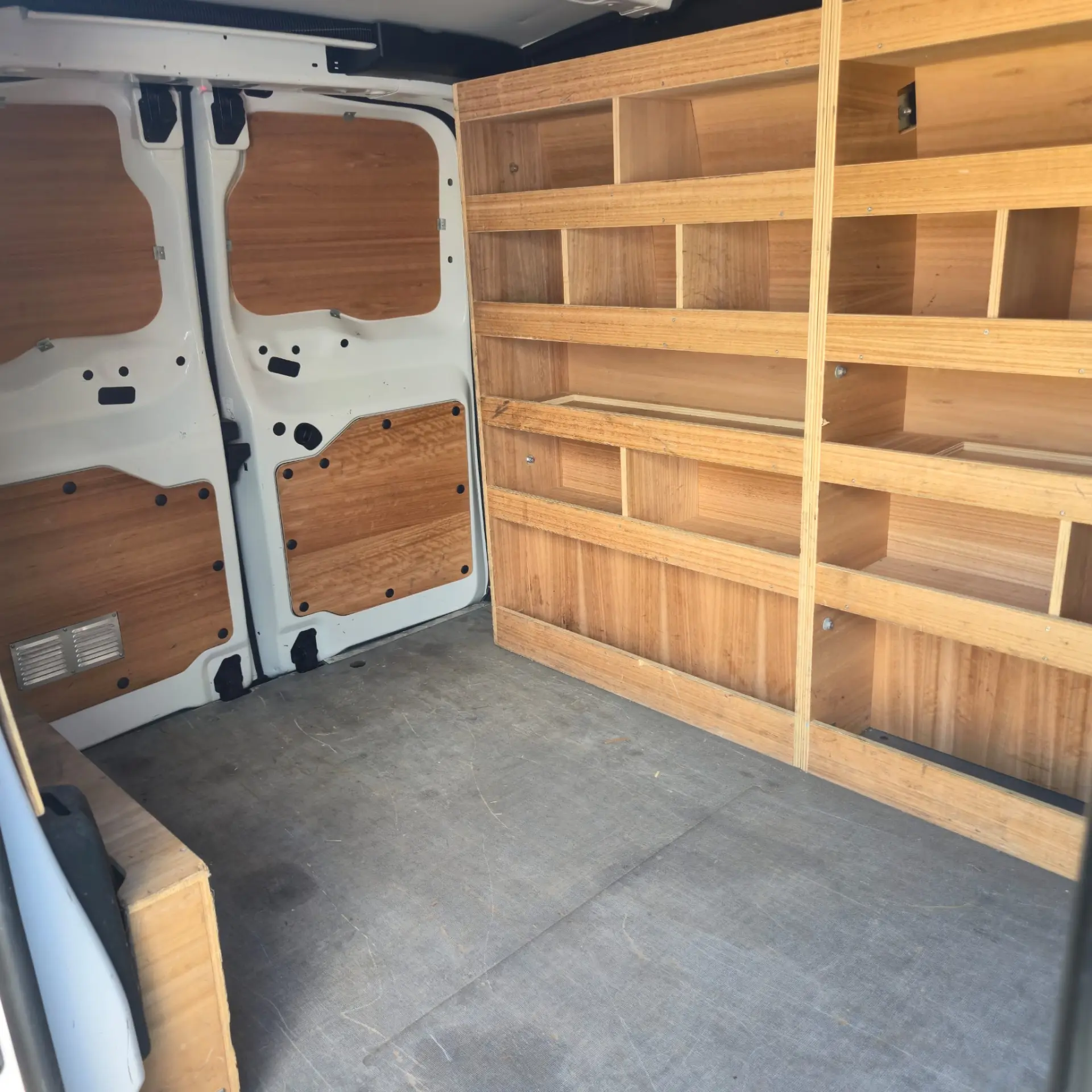 Citroen e-Jumpy Longa (50-kWh) 23
