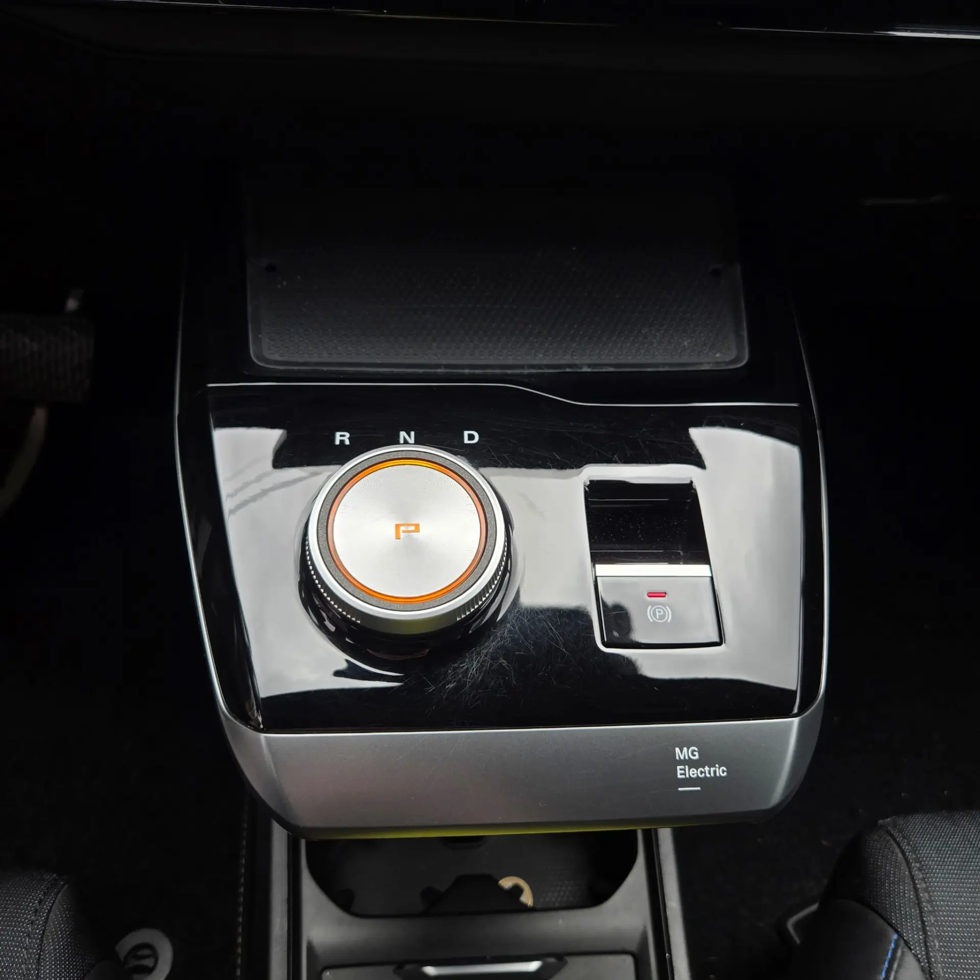 MG MG4 64 KW Luxury 11