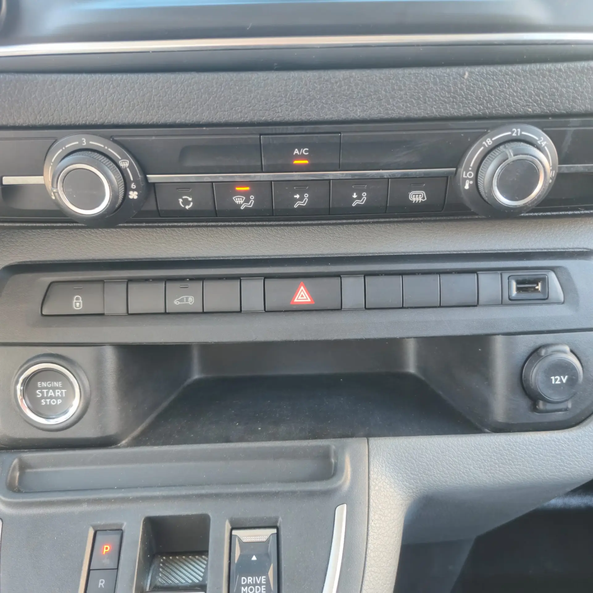 Citroen e-Jumpy Longa (50-kWh) 20