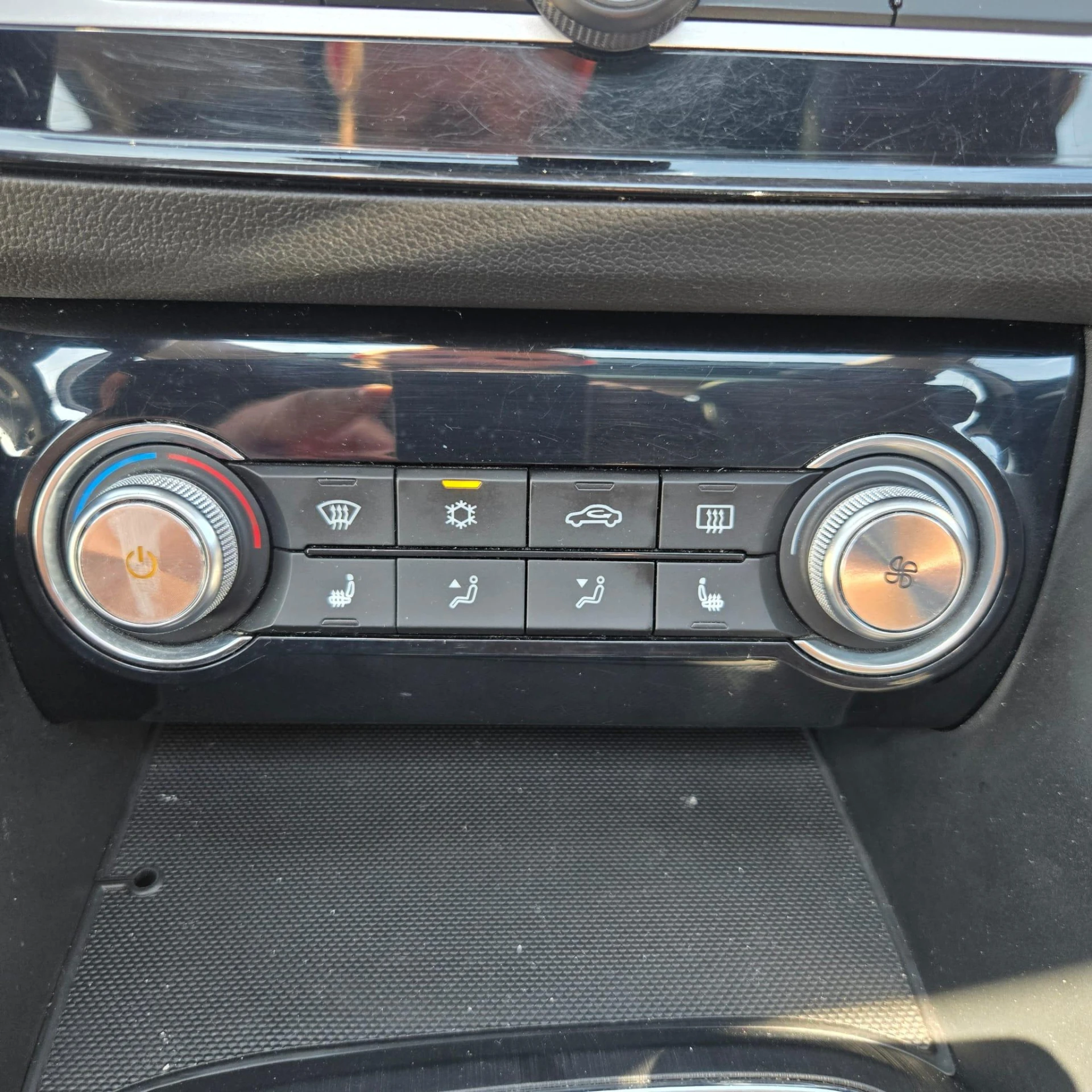 MG ZS 44.5 kWh Luxury 22