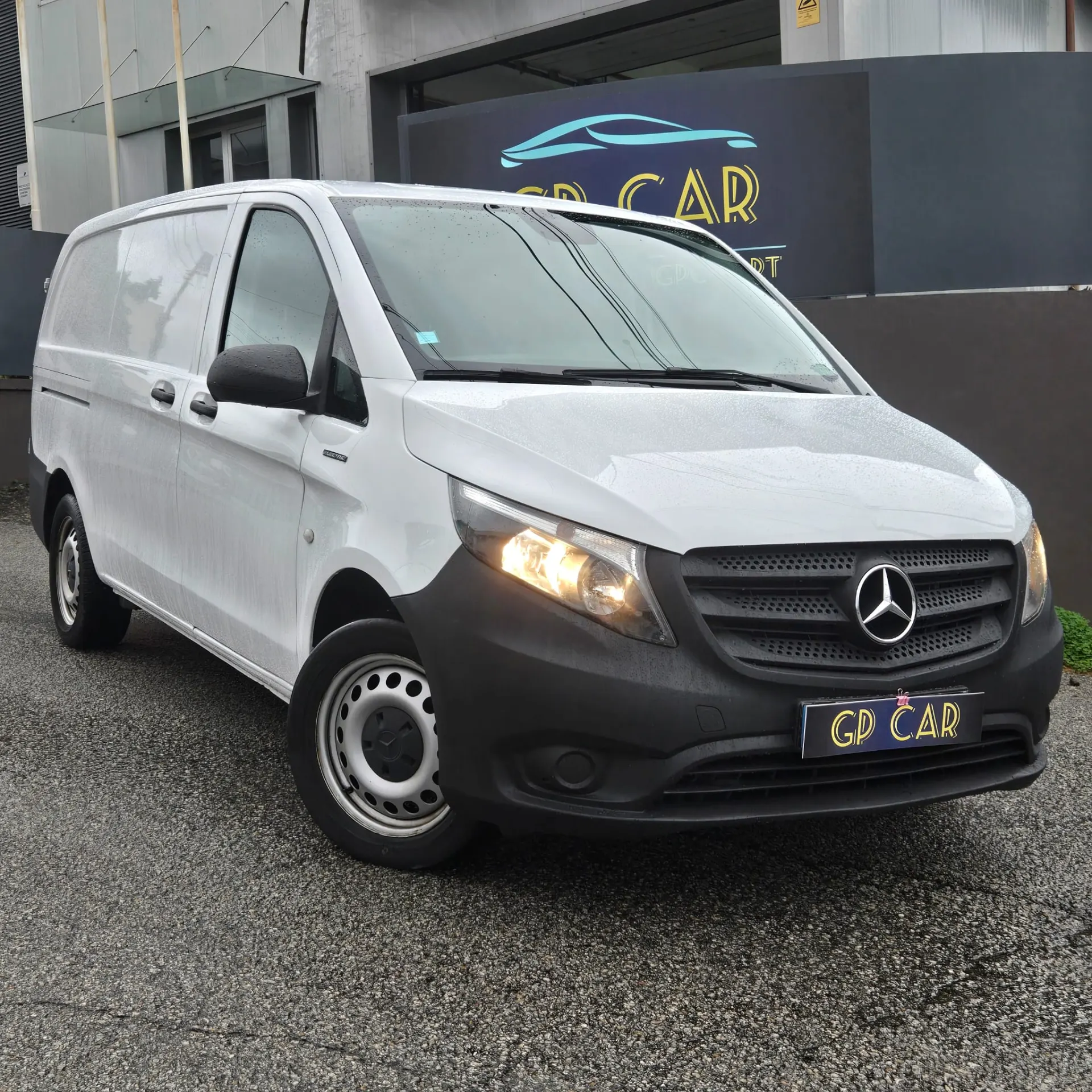 Mercedes-Benz eVito Tourer E-Vitto 41kW 1