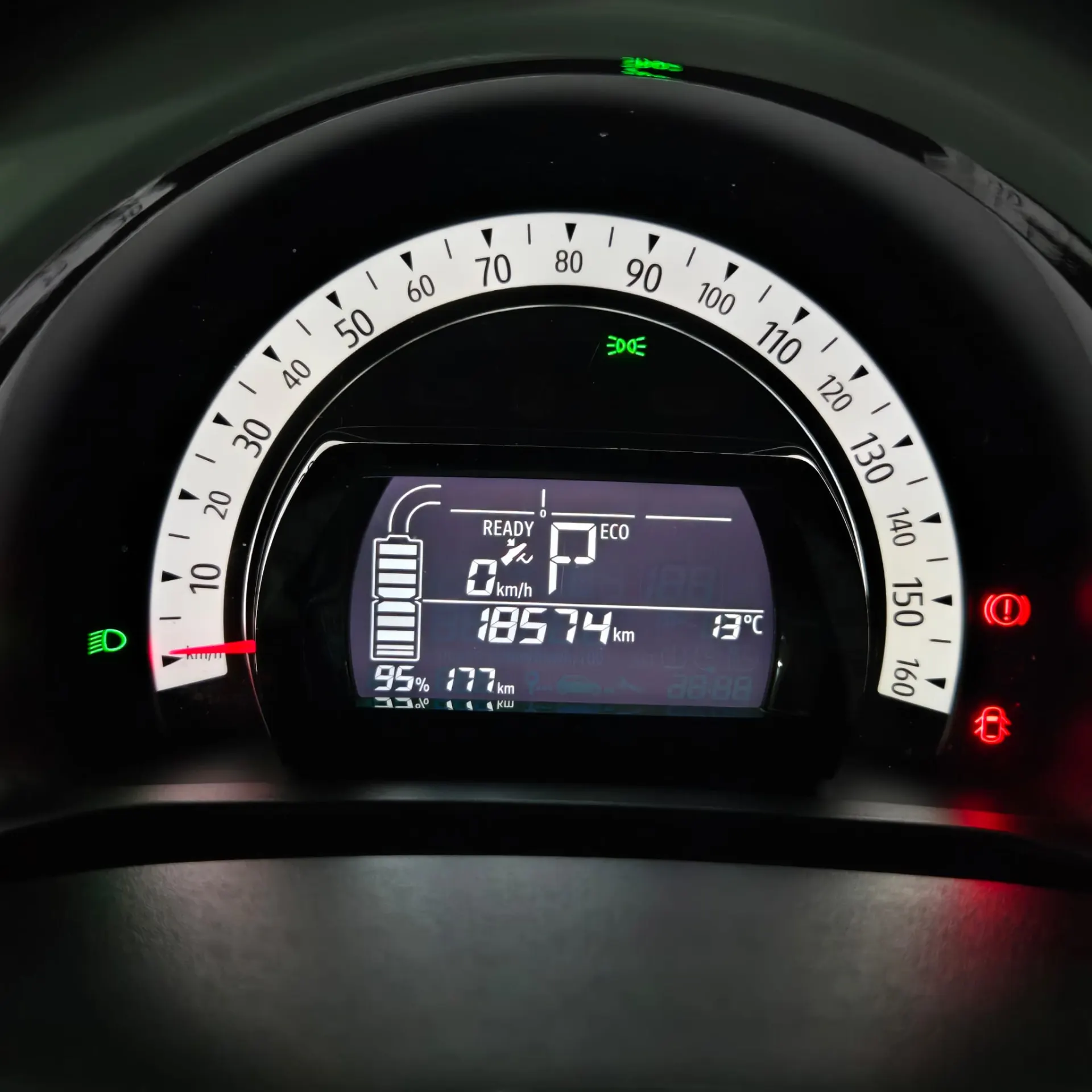 Renault Twingo Z.E. 22 Zen 17