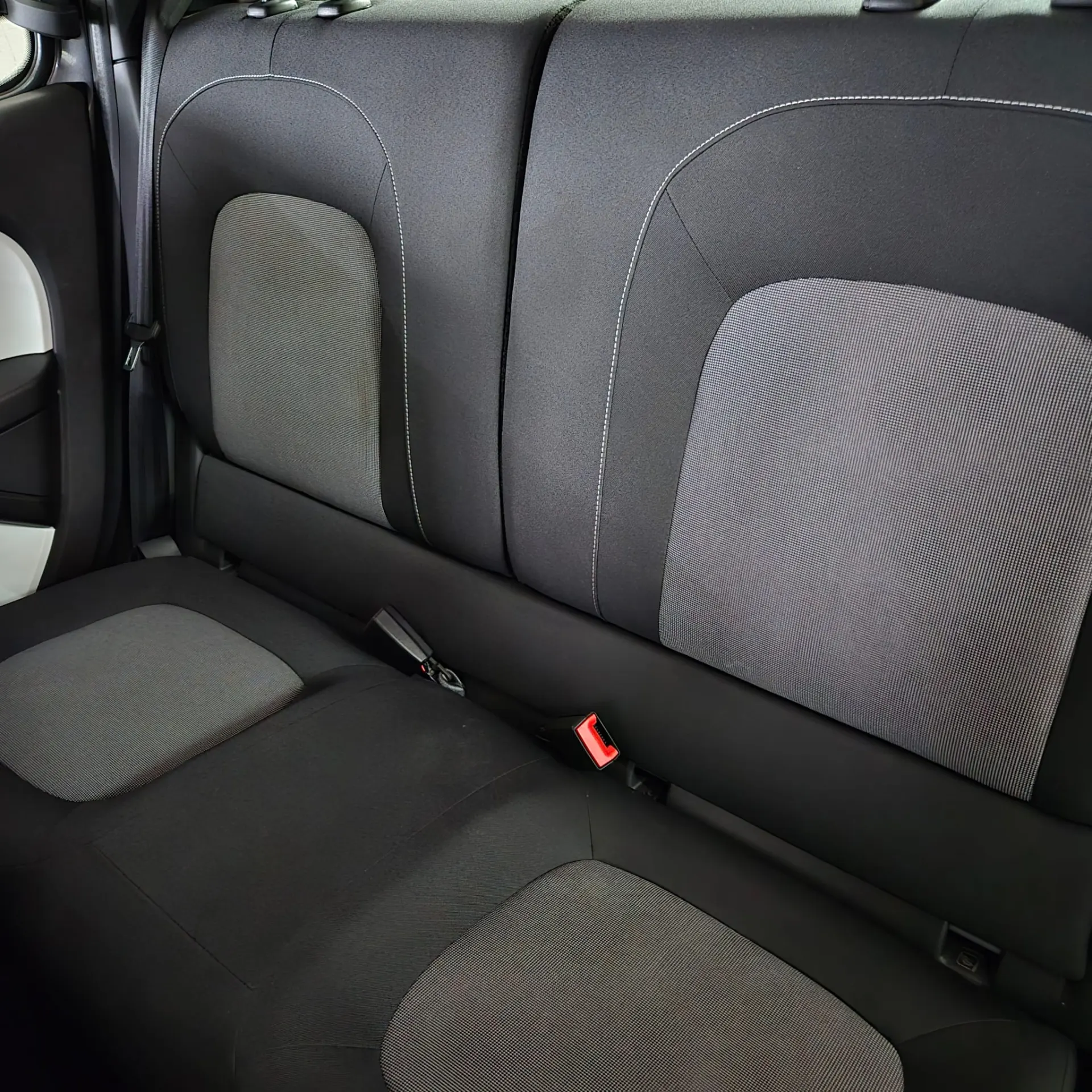 Renault Twingo Z.E. 22 Zen 27