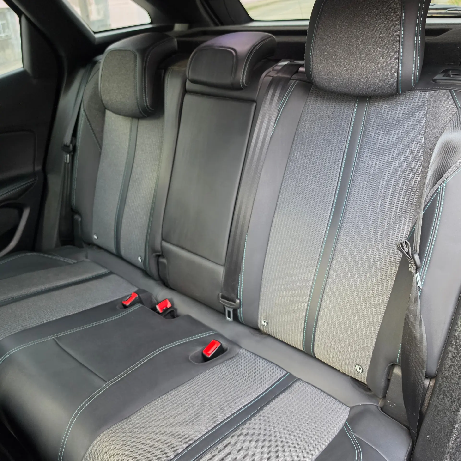 Peugeot 3008 1.6 Hybrid Allure Pack e-EAT8 25